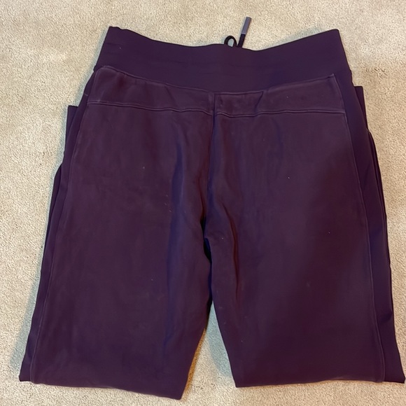 Lululemon Burgundy Sweat a pants size 8 - Picture 2 of 4